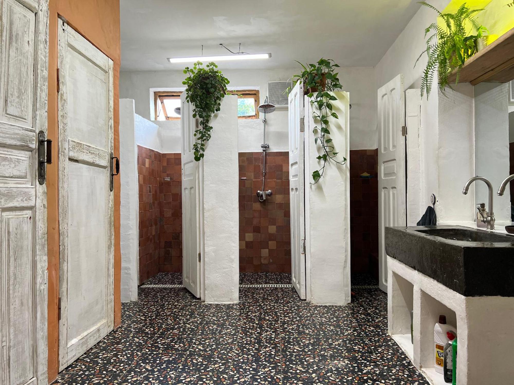 Karma Hostel Martvili Bagian luar foto
